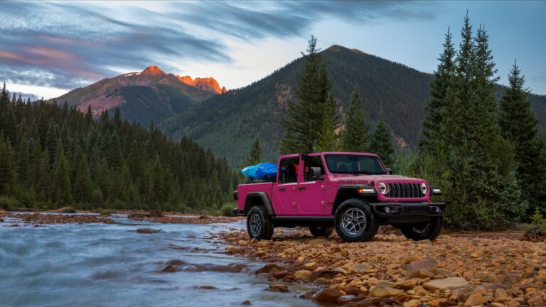 Jeep Gladiator looks pretty in pink with Tuscadero paint